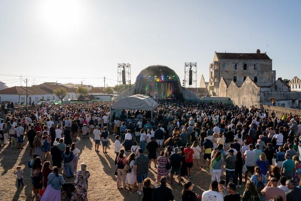 GNR, Áurea e Agir encabeçam cartaz do Festival Dunas de São Jacinto