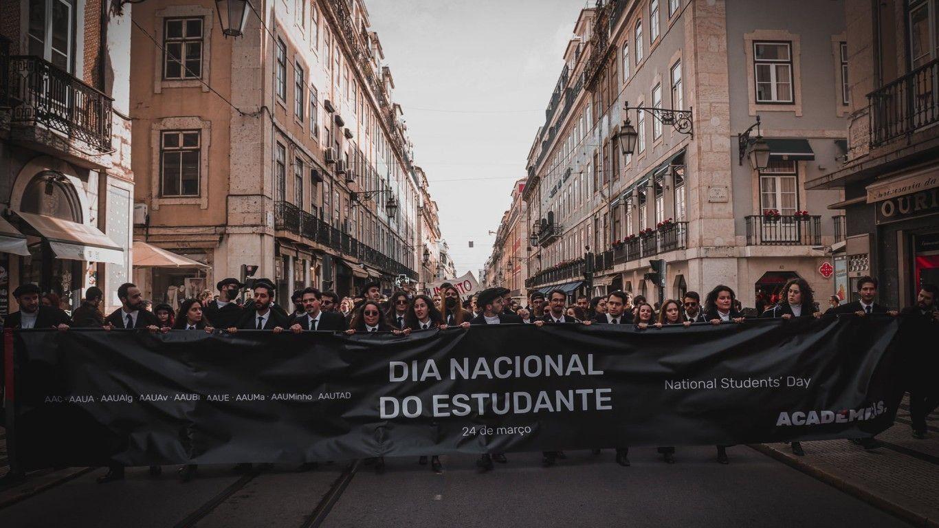"Aveiro: uma cidade universitária que esquece os seus estudantes", opinião de João Sarmento