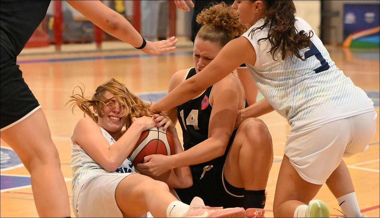 Salerno: Basquetebol feminino 5x5 do UAveiro fecha participação no Europeu Universitário em 8º lugar