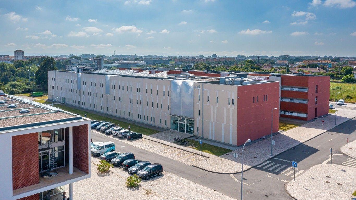 Curso de Medicina da UA só poderá aumentar vagas após acreditação definitiva
