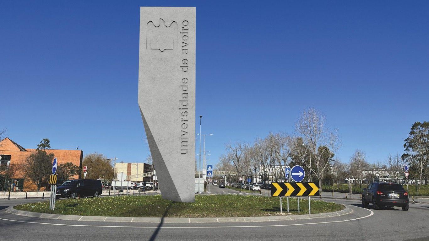 Está a nascer um monumento evocativo à UA na rotunda do ISCA: Conhece aqui o projeto