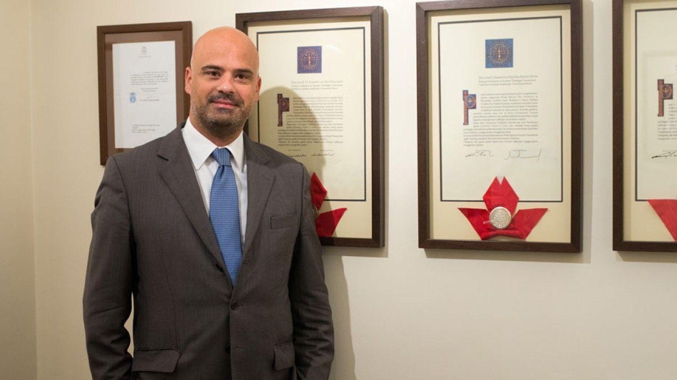 Buscas na Câmara Municipal de Aveiro: O que está em causa? O advogado Pedro Teixeira explica