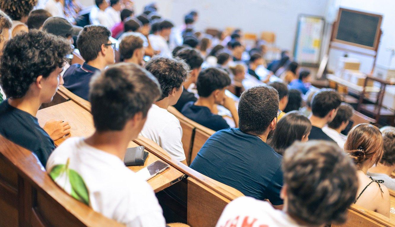 Mais de nove mil alunos colocados na 2.ª fase e sobram 4.069 vagas