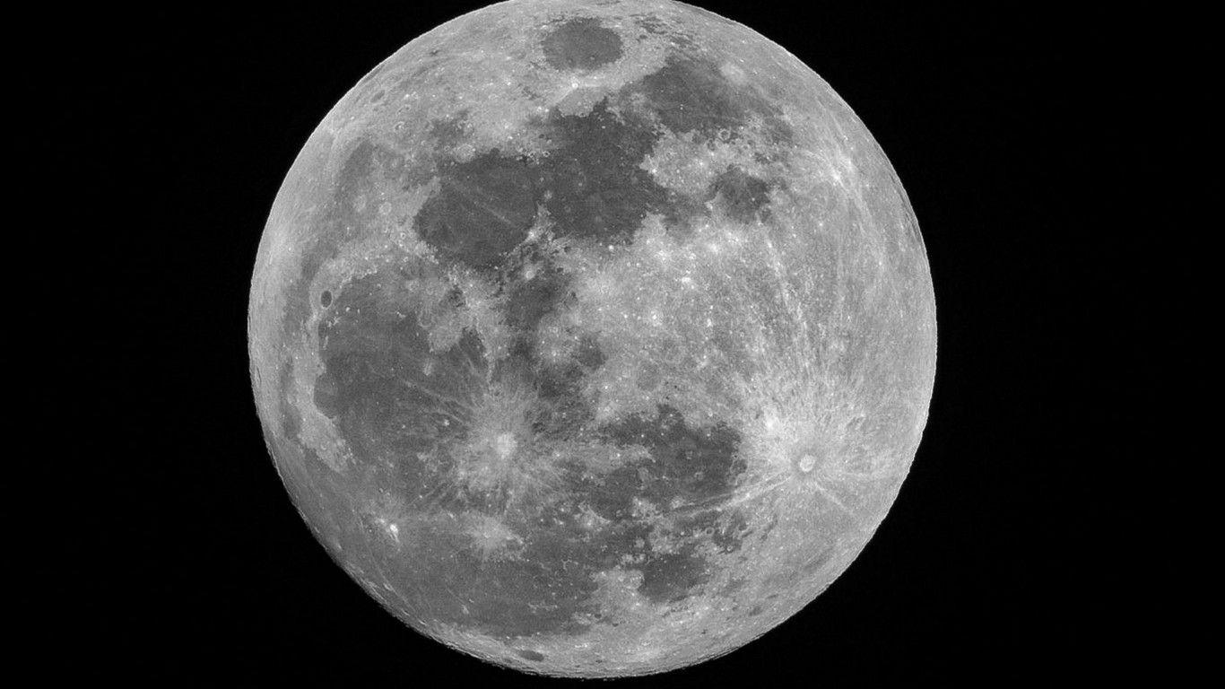 Domingo há eclipse total da Lua, mas "não será muito fácil” vê-lo em Portugal