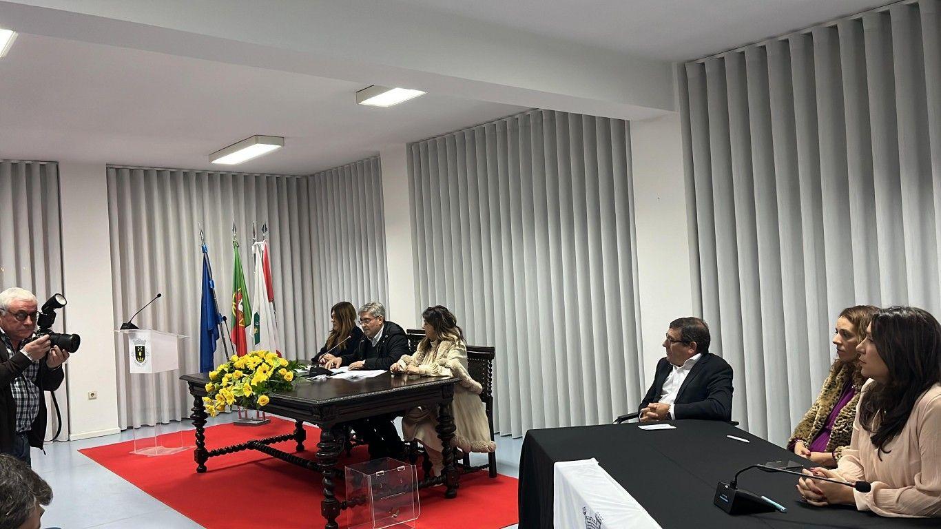 À terceira foi de vez: Executivo de Aradas aprovado com o apoio do Chega
