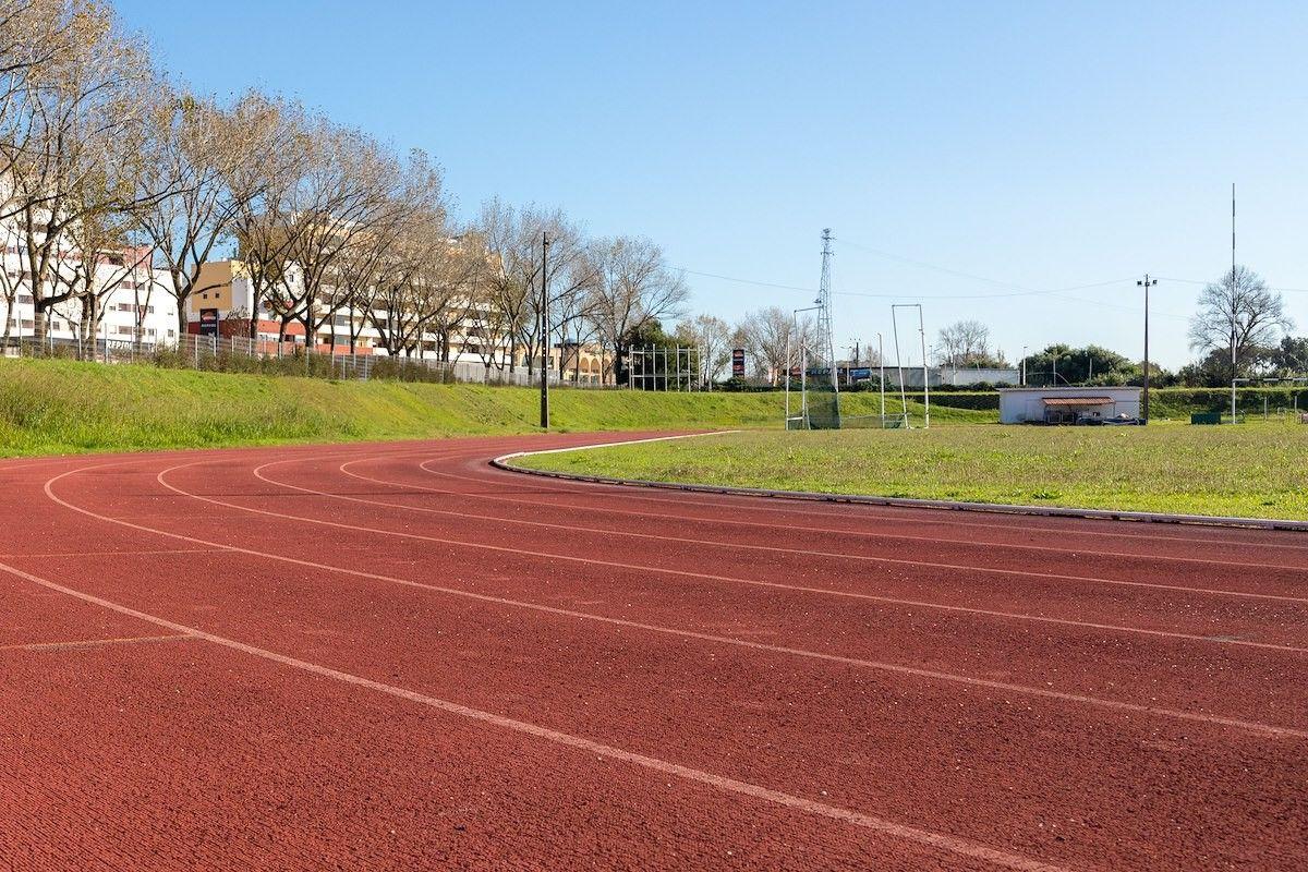 SC Beira-Mar desafia UA e CMA a unirem-se para recuperar a pista de atletismo da Universidade