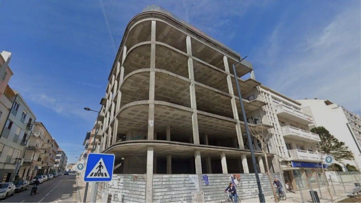 Edifício inacabado na Lourenço Peixinho volta a tribunal, mas AM48 garante avanço do projeto