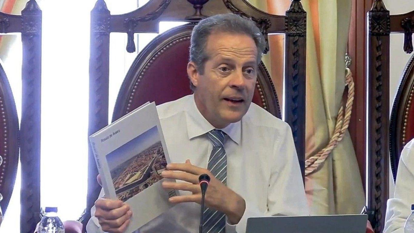 Ribau Esteves defende que livro pago pela Câmara é um “investimento de solidariedade cultural”