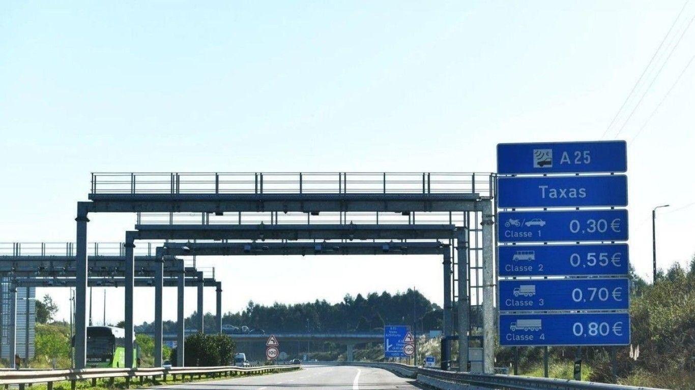 Portagens na A25 devem acabar em 2026: PS e Chega preparam-se para aprovar alteração ao OE