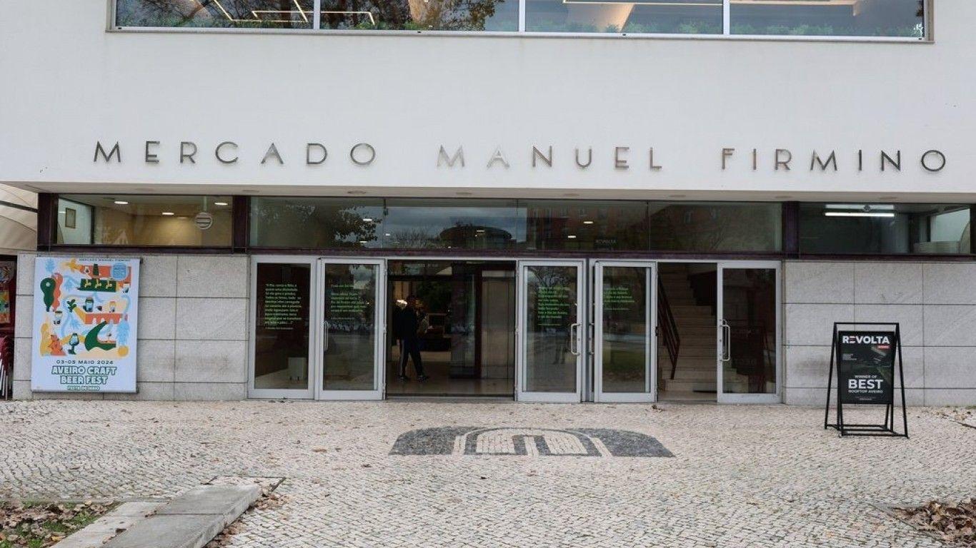 Aveiro avança com hasta pública para três lugares de venda no Mercado Manuel Firmino